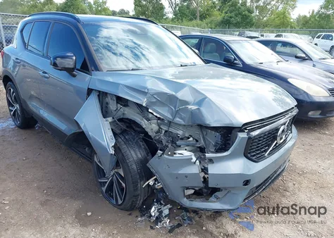 2021 Volvo Xc40 T5 R-Design from USA, damaged, VIN YV4162UM5M2470656